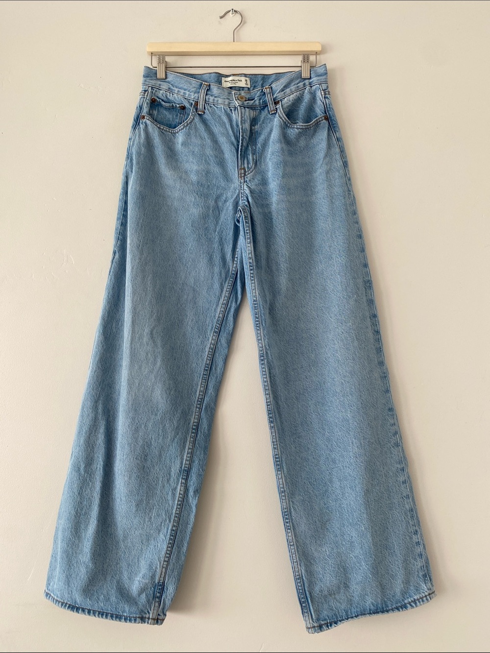 Abercrombie & Fitch The Ultra Loose Low Rise Light Blue Buggy Jeans Sz 26 Skater